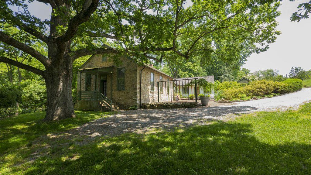 The Buck School Inn Downingtown Exterior photo
