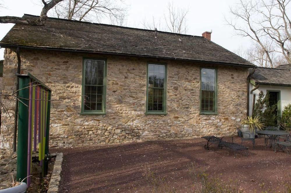 The Buck School Inn Downingtown Exterior photo