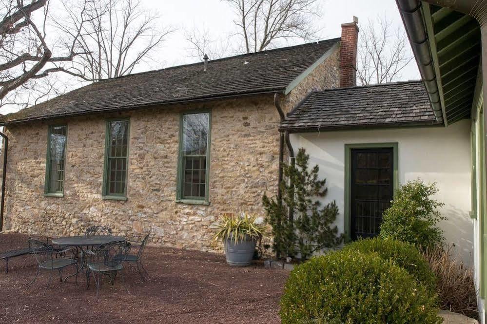 The Buck School Inn Downingtown Exterior photo
