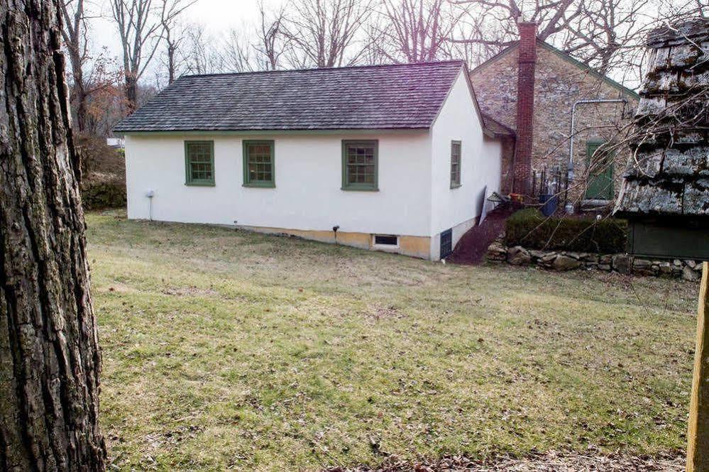The Buck School Inn Downingtown Exterior photo