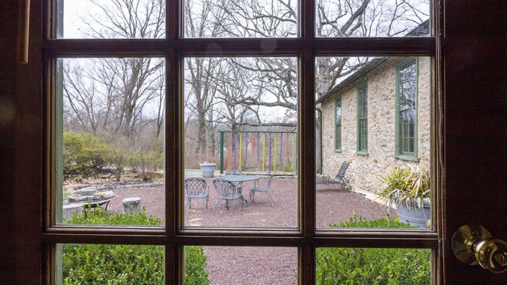 The Buck School Inn Downingtown Exterior photo